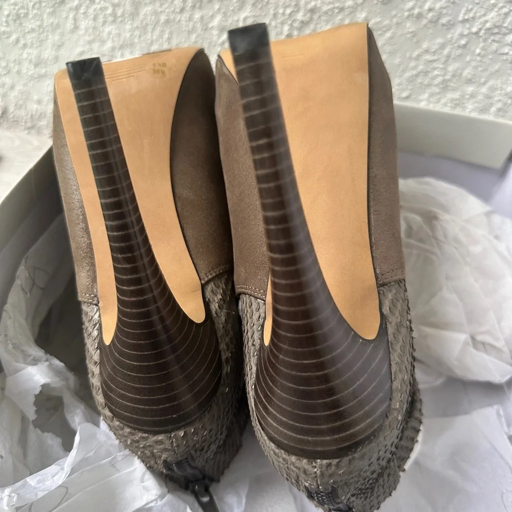 Jessica Simpson JS-Fionna Grey Leather Cutout Booties Heels Size 6.5M - Picture 10 of 14